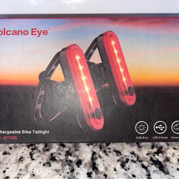 Volcano Eye Bicycle Taillight USB Rechargeable Clip-on Safety Light - Picture 4 of 8
